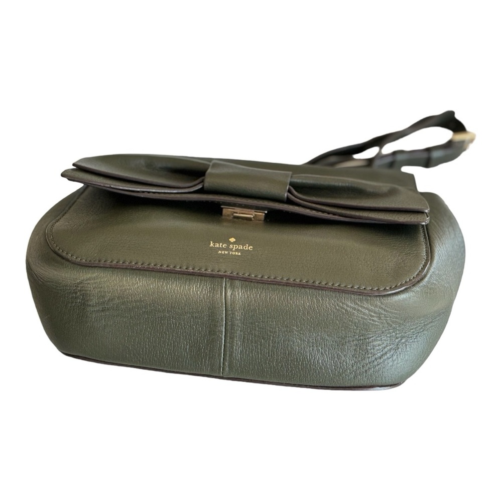 Kate Spade New York Olive Drive Hetty Leather Crossbody in Loden color. - Picture 6 of 11